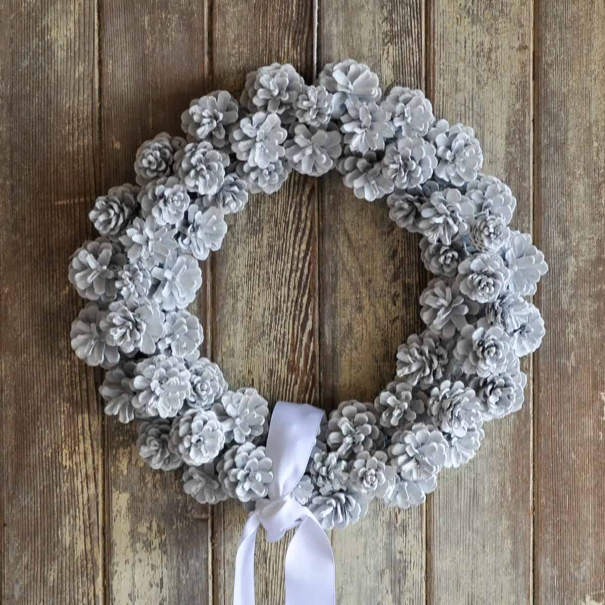 Easy pinecone wreath craft.