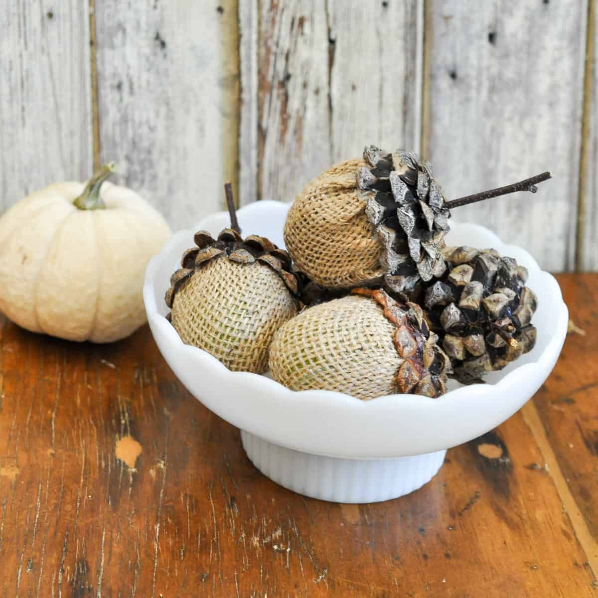 How to make an acorn out of an Easter egg fall craft.