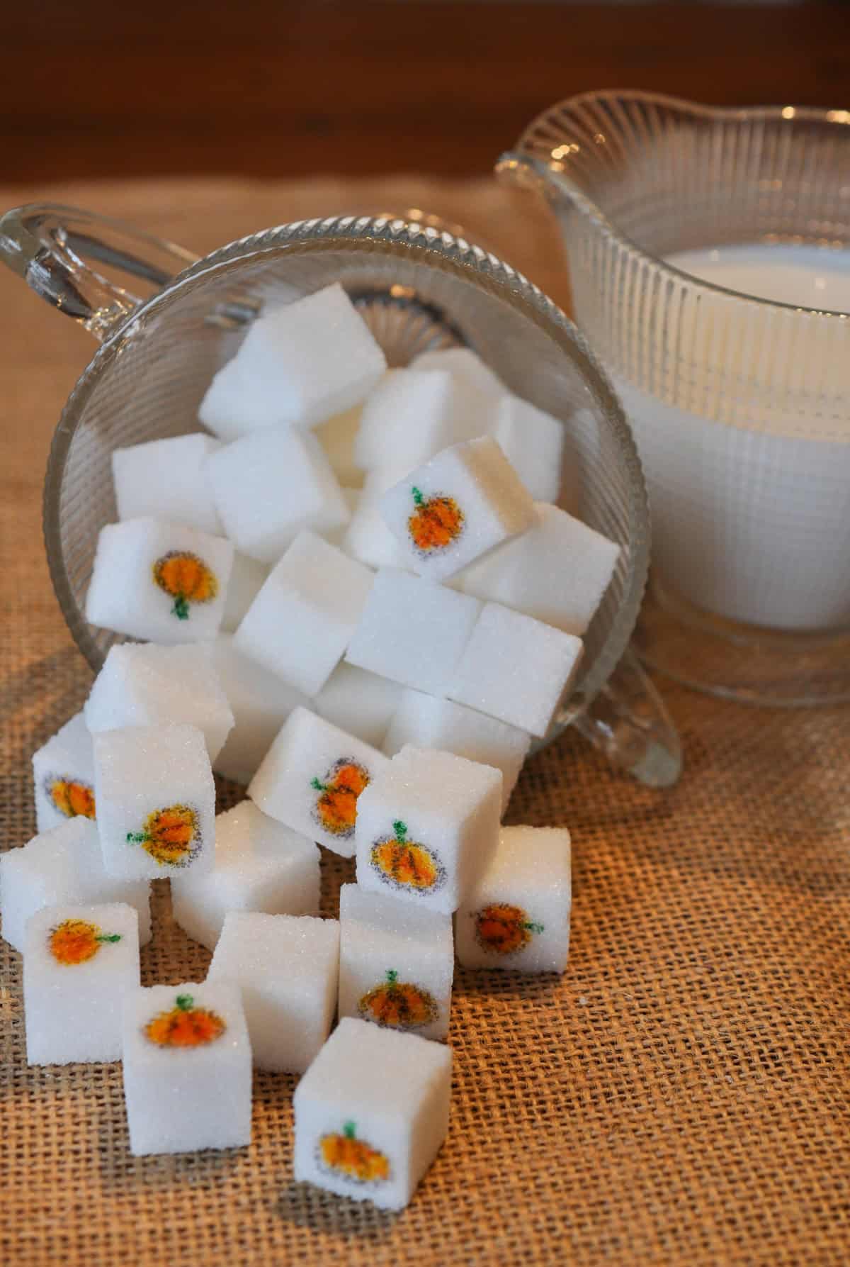 DIY fall Thanksgiving sugar cubes.