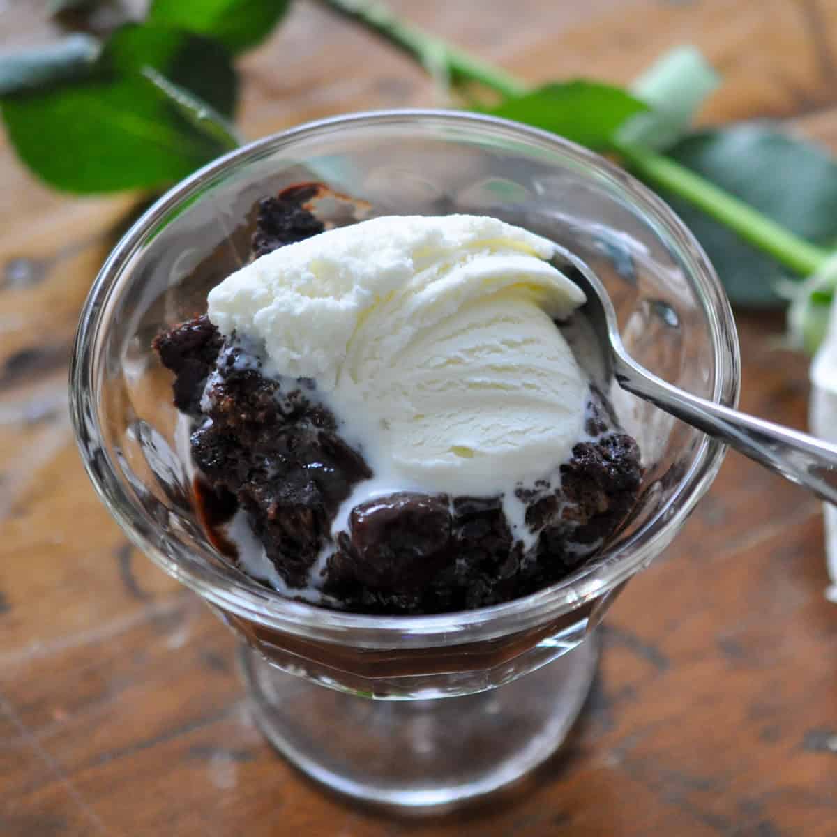 Easy chocolate pudding cake.