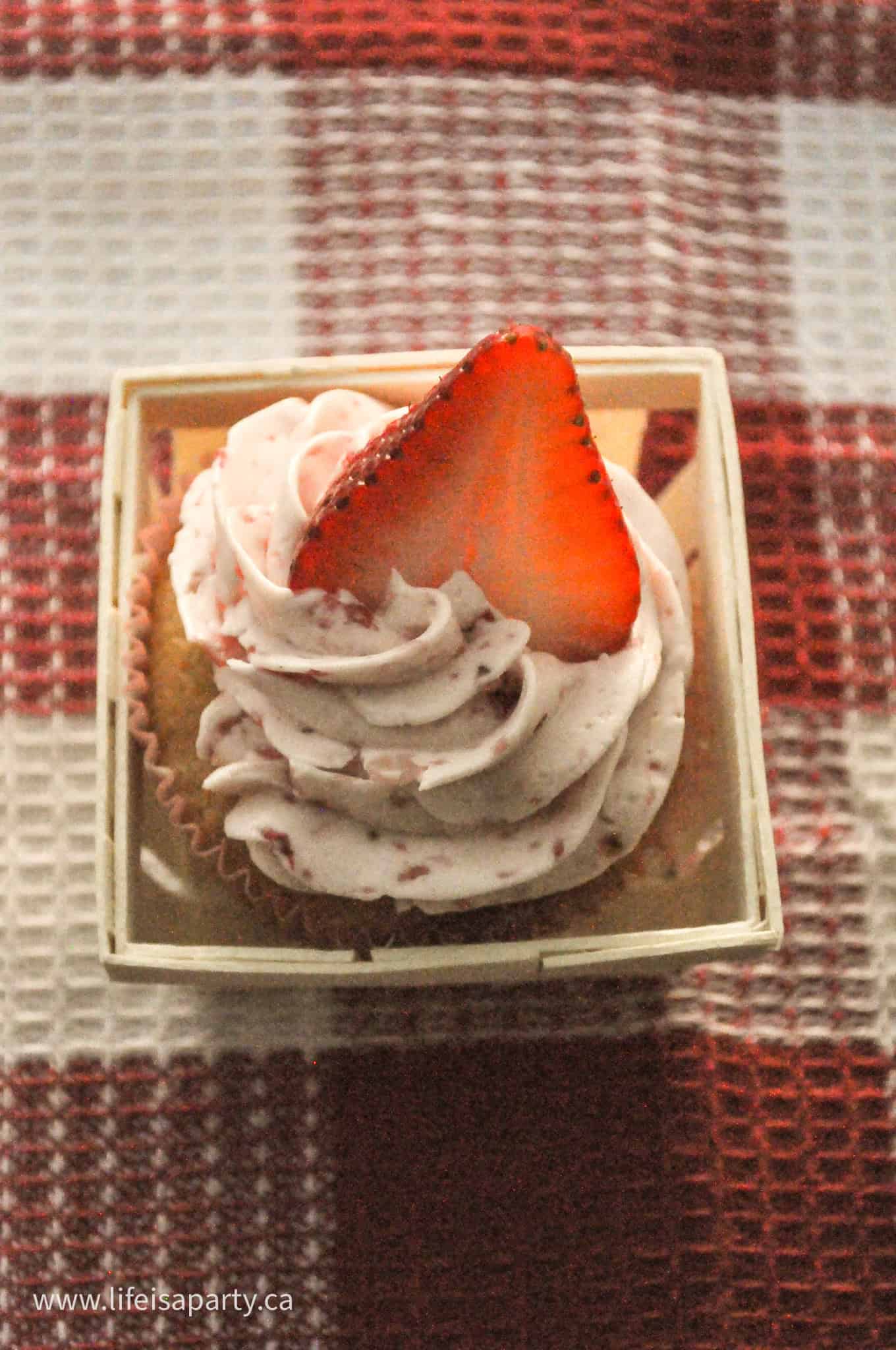 strawberry Swiss meringue buttercream frosting recipe