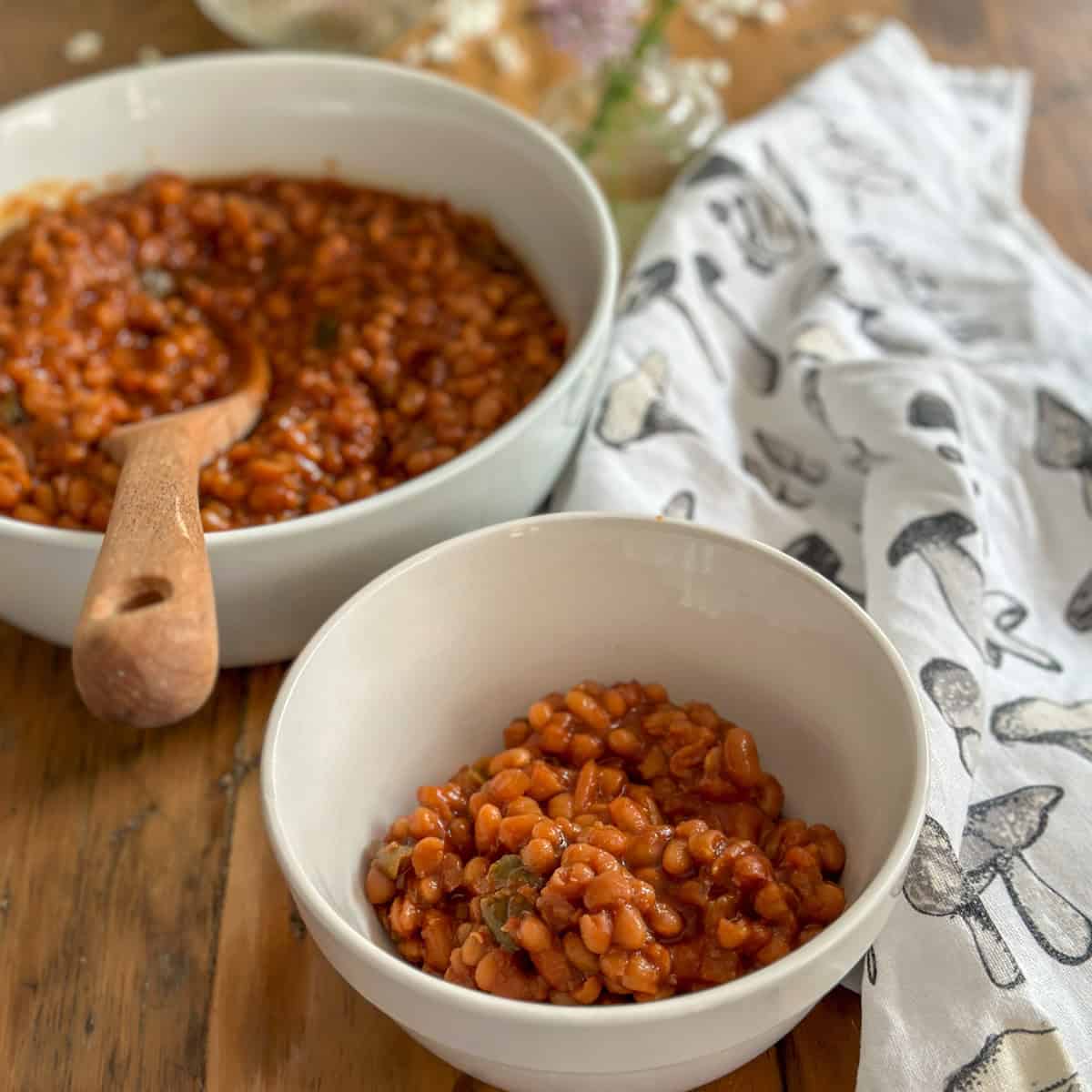 How to make homemade baked beans in a slow cooker.