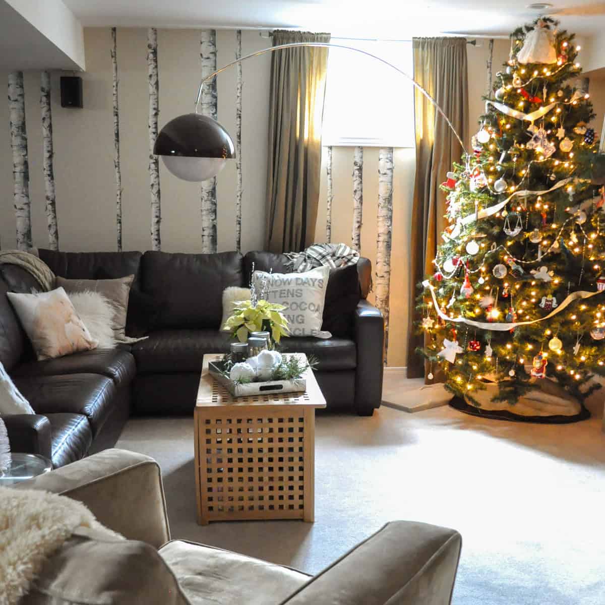 Winter white Christmas family room decor.