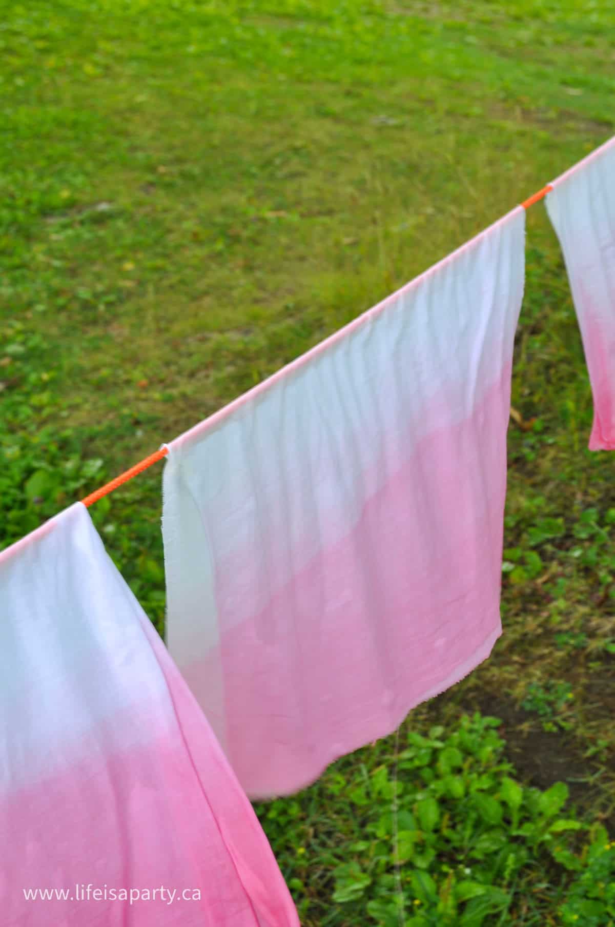 DIY dip dye table linens.