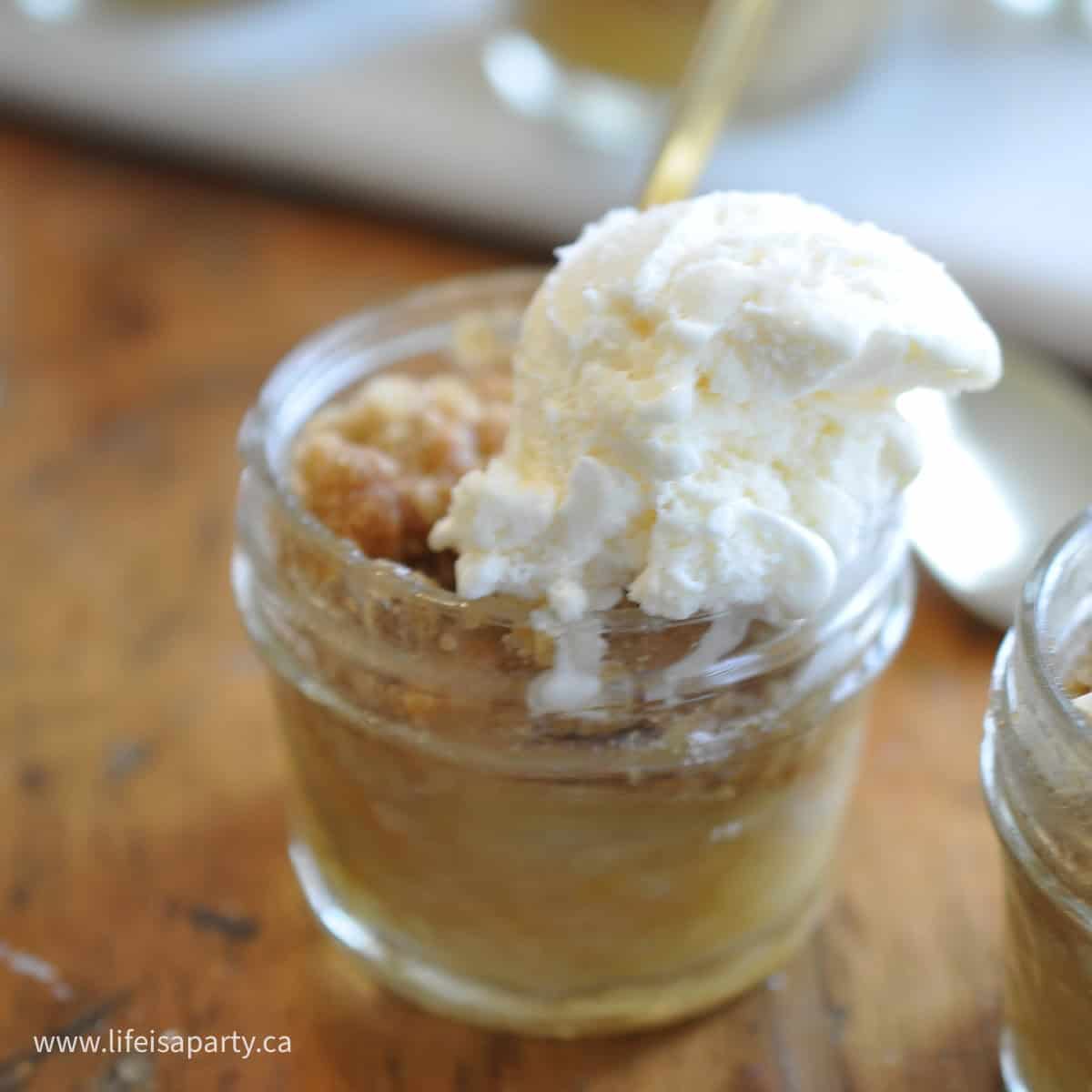 Apple crisp in a mason jar.