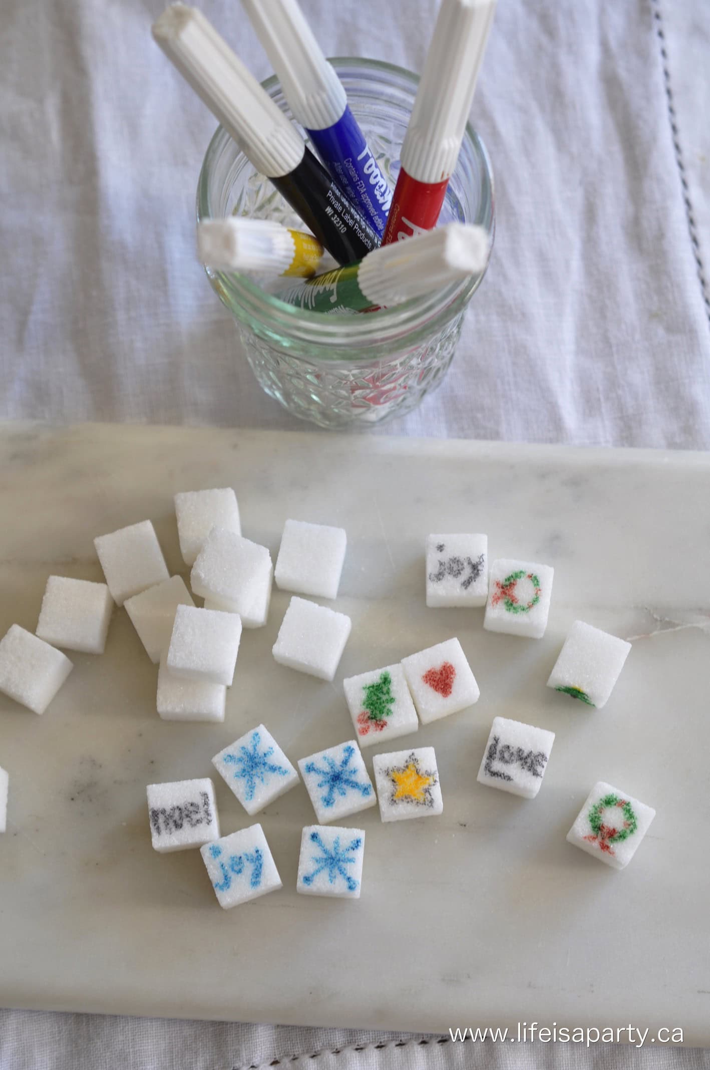 how to decorate sugar cubes.