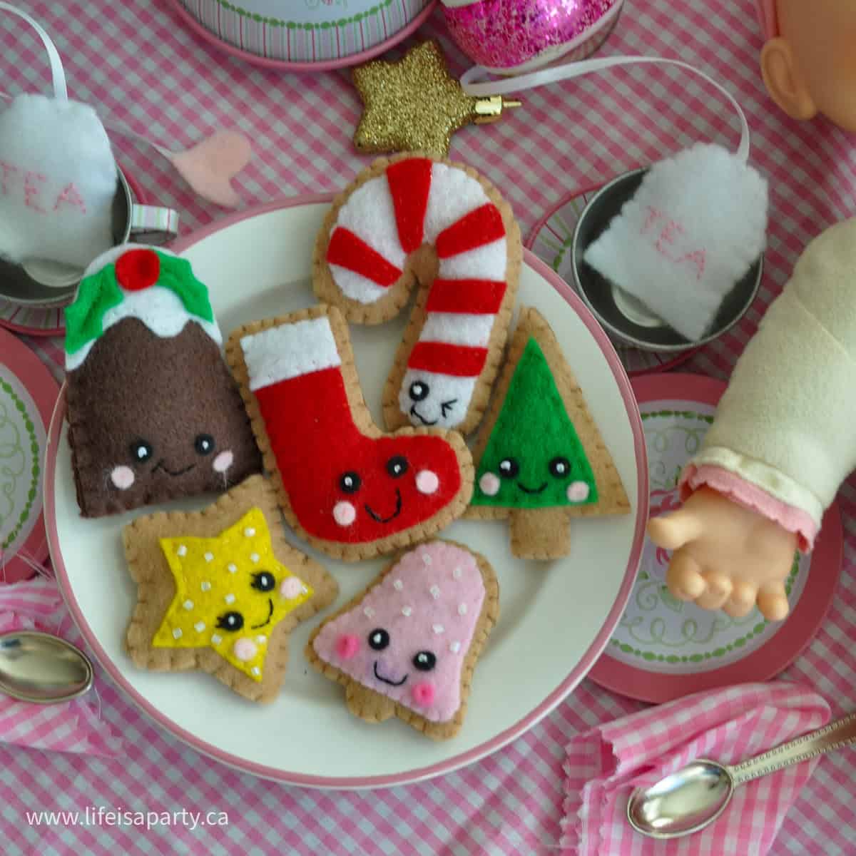 Felt Christmas cookie play food toys.