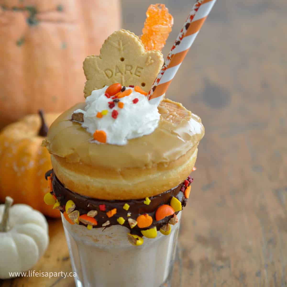 How to make a pumpkin spice milkshake.