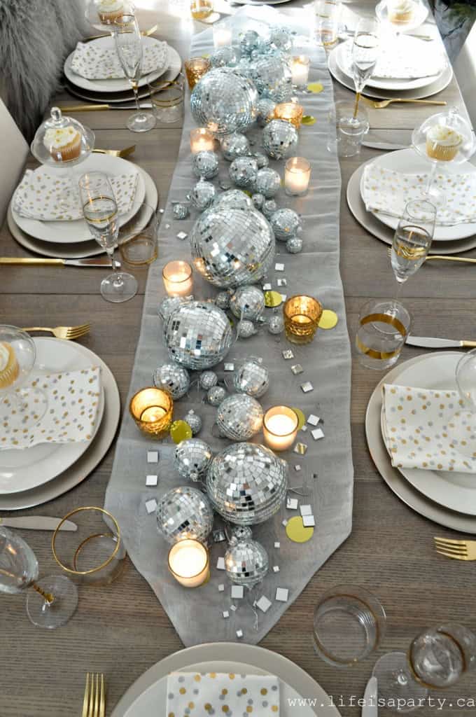 New Year&#039;s Eve Table