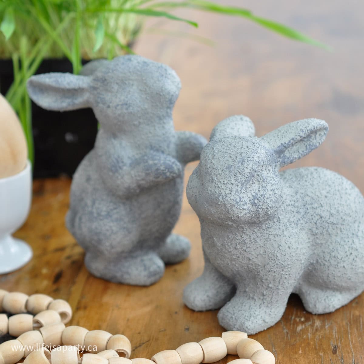 How to paint your ceramic bunnies to look like concrete.