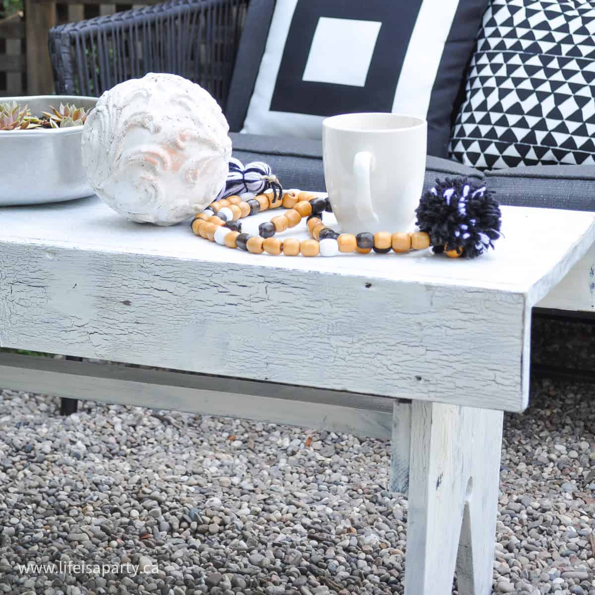 Garden bench makeover with crackle paint.