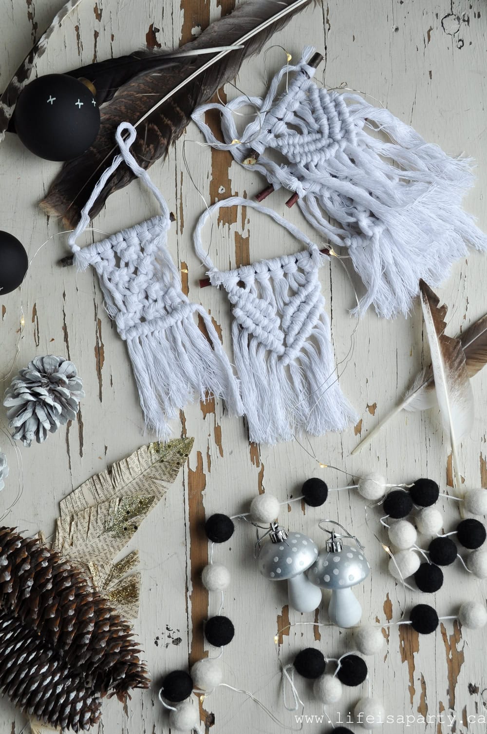 Easy mini macrame Christmas ornaments.