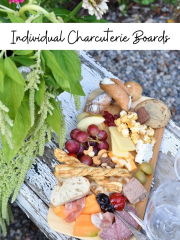 Individual Charcuterie Boards: perfect for entertaining or for date night, full of ideas for cheeses, meats, fruits, sweets and more.
