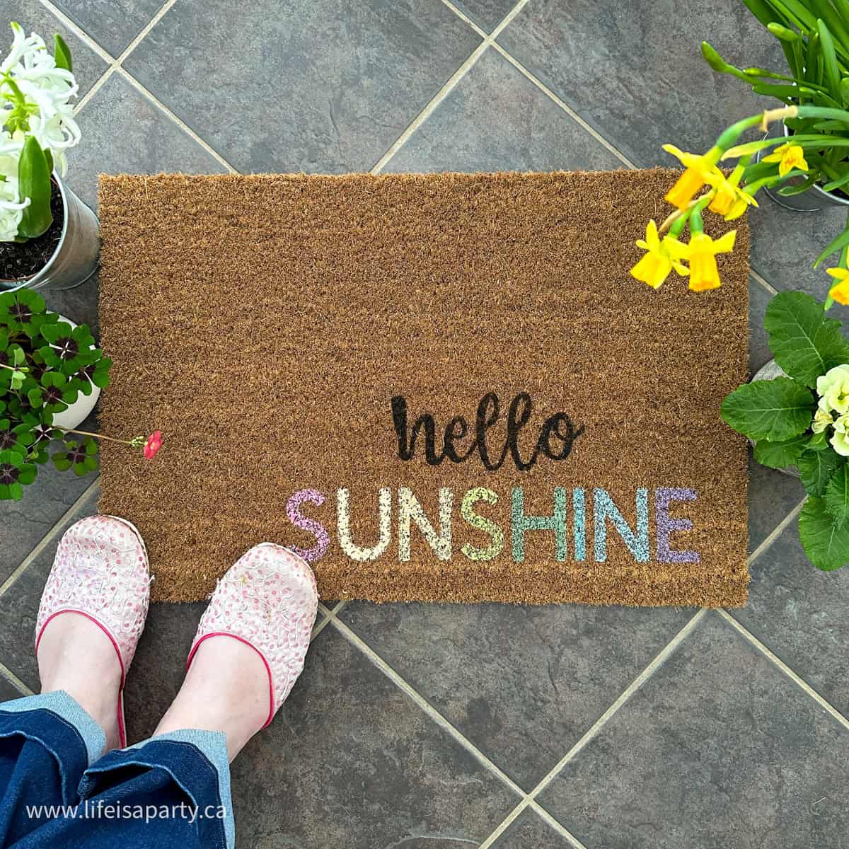 how to make a custom doormat with your Cricut