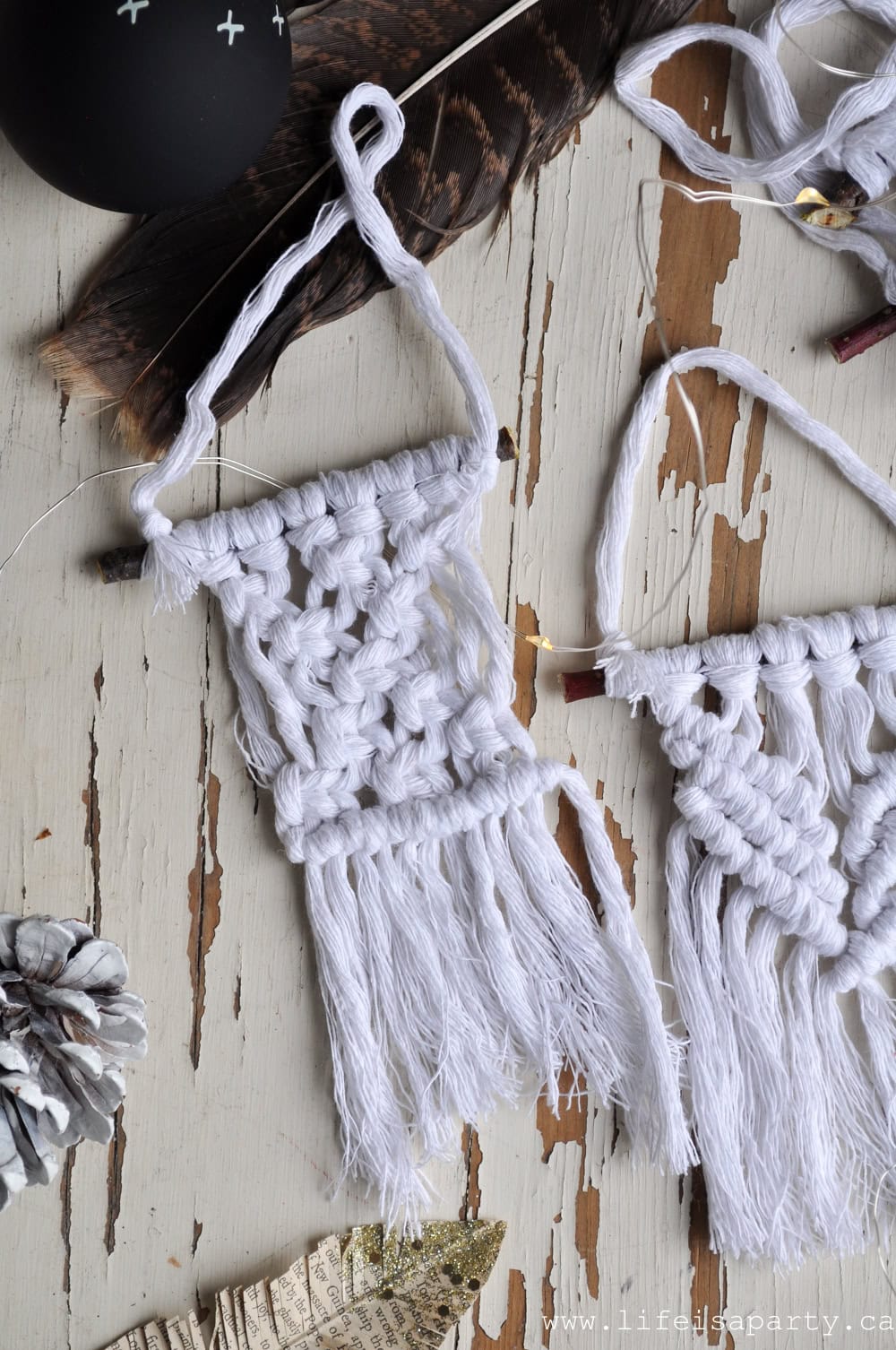 How to make a mini macrame Christmas ornament.