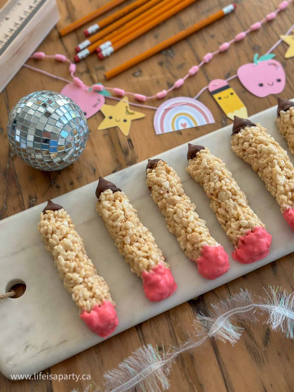 Back to school foods Rice Krispie treat pencils.