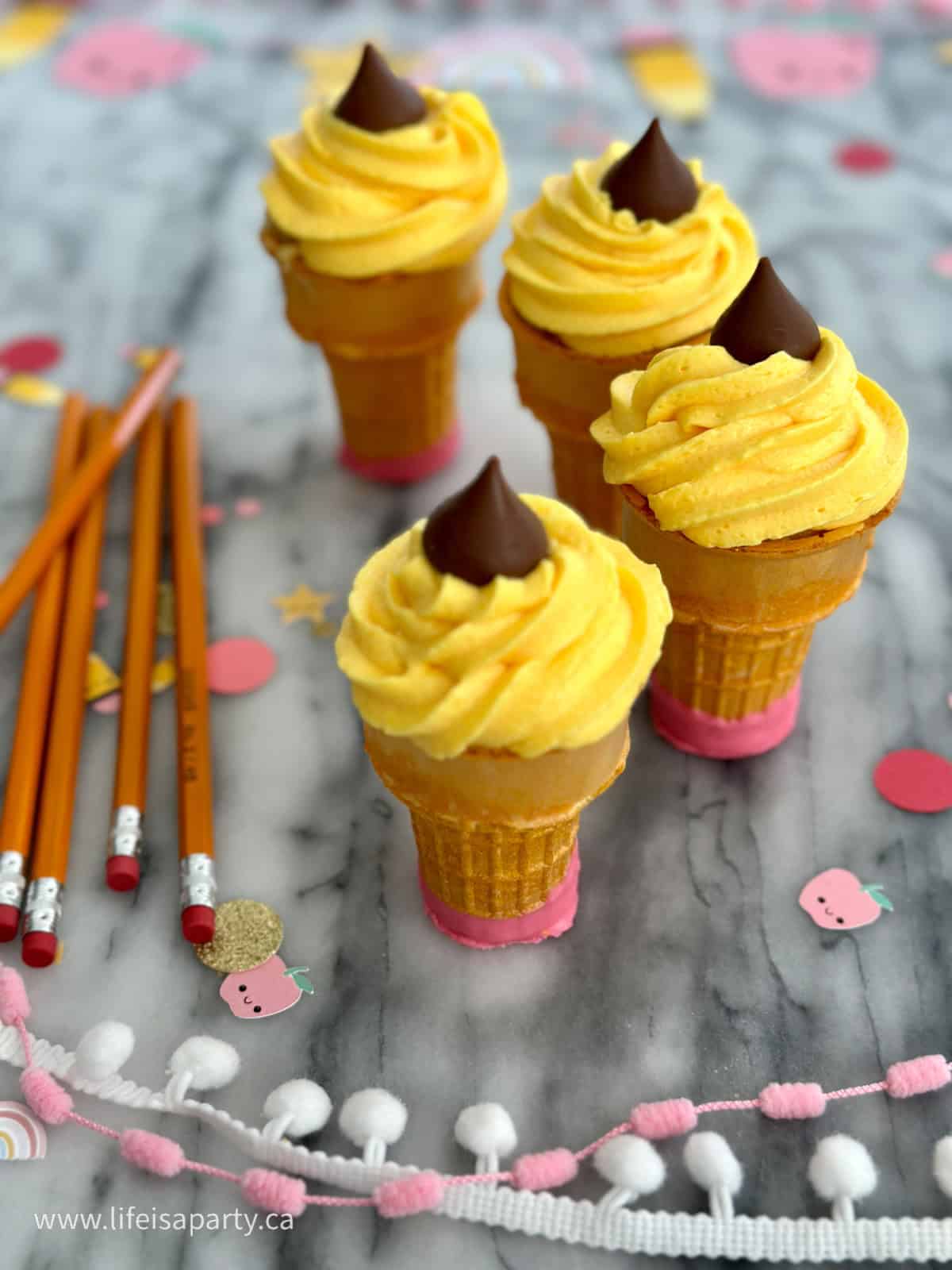 Back to school pencil cupcakes